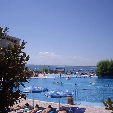 Deluxe Marina Cape 4 Stars Complex 33 6 * أهيلوي